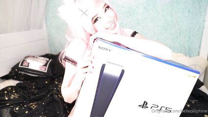 Первый анальный секс с популярной блогершей Belle Delphine