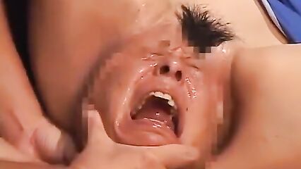 Нереально большая вагина - самая большая в мире! Влазит голова!!!