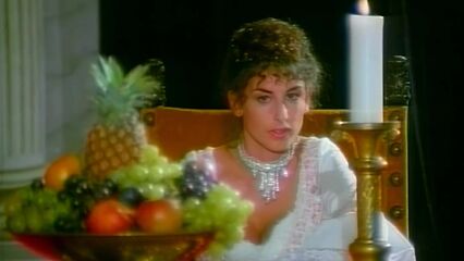 Порно фильм с переводом Замок Лукреции Борджиа