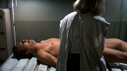 Ильза - волчица СС, порно фильм для взрослых